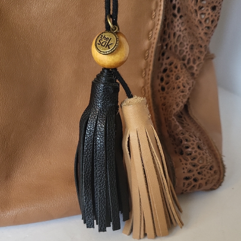 The Sak Tan Los Feliz Large Shoulder Bag with Tassel - Picture 2 of 12